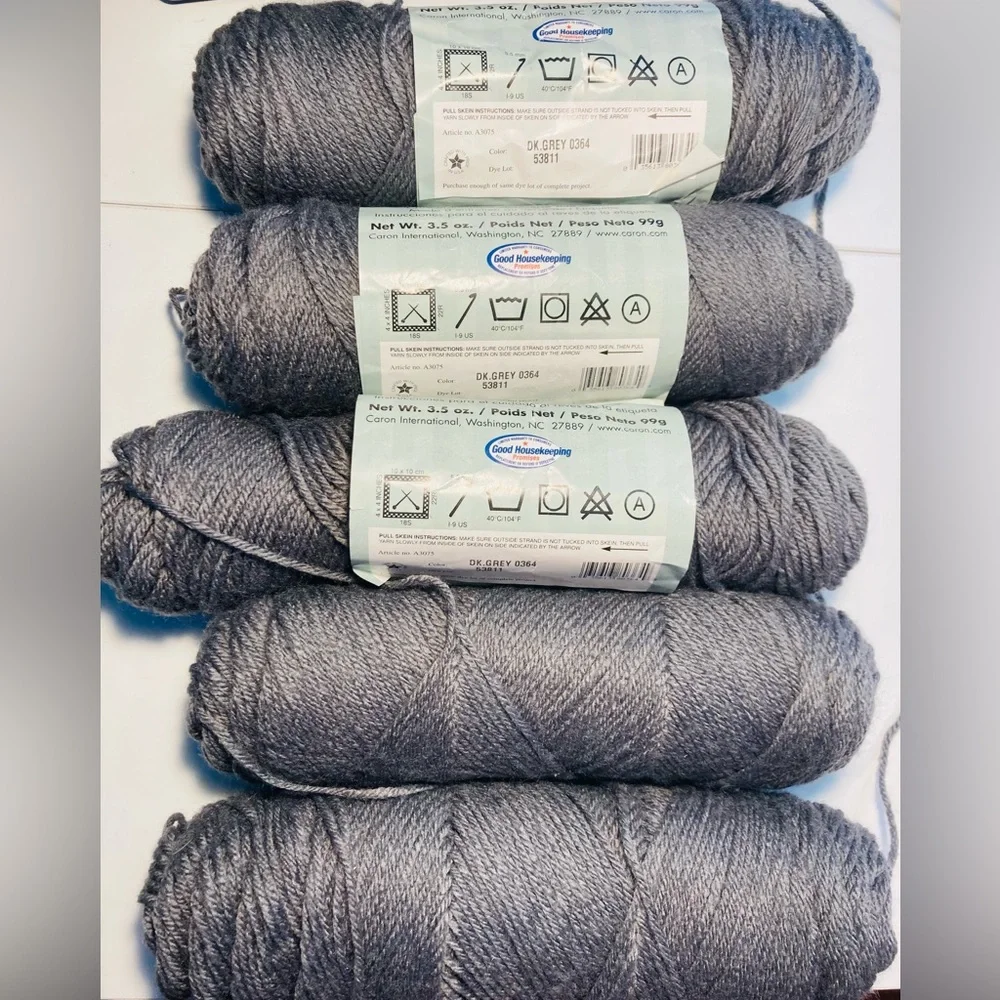 5 Skeins! Caron Sayelle Gray Yarn Bundle DK GREY 0364 color #53811 - Picture 3 of 4